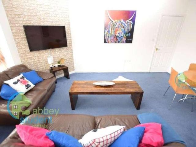 3 bed flat for sale