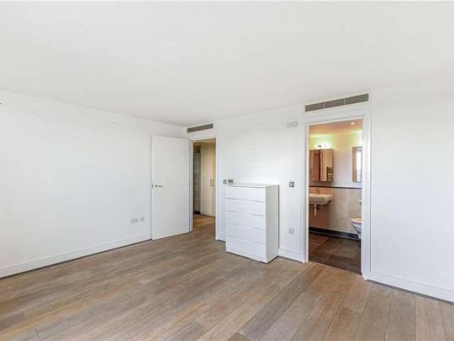 3 bed flat for sale