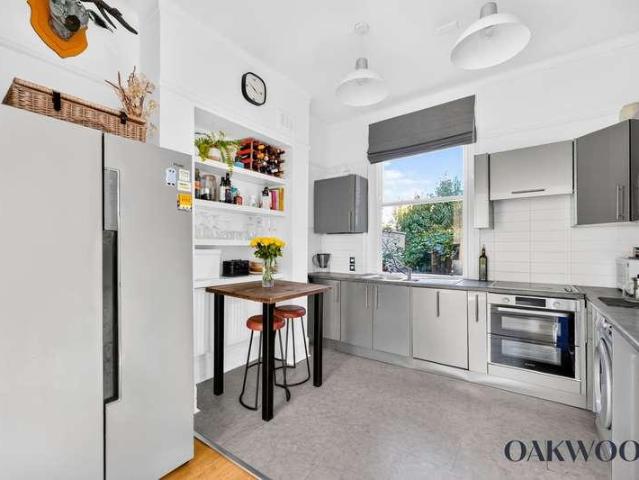 3 bed flat for sale