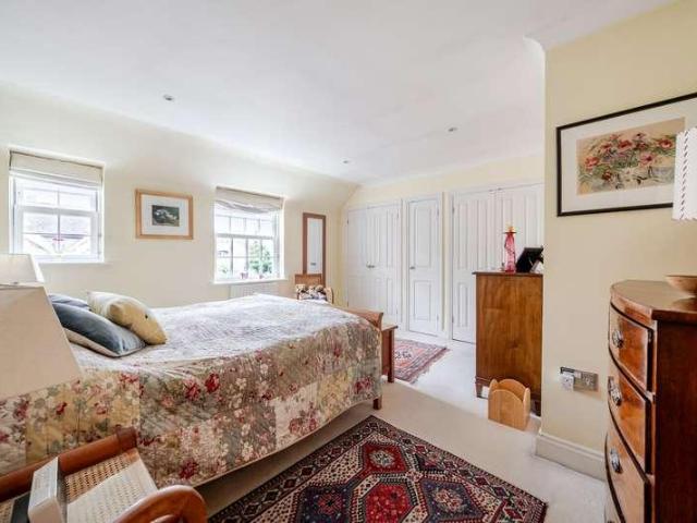 3 bed flat for sale