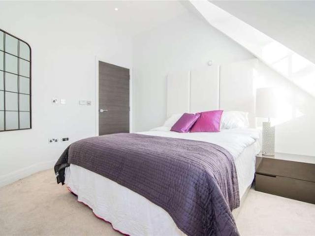 3 bed flat for sale