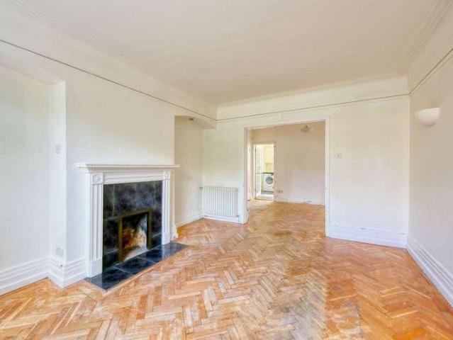 3 bed flat for sale