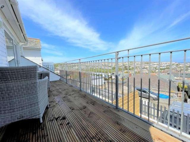 3 bed flat for sale
