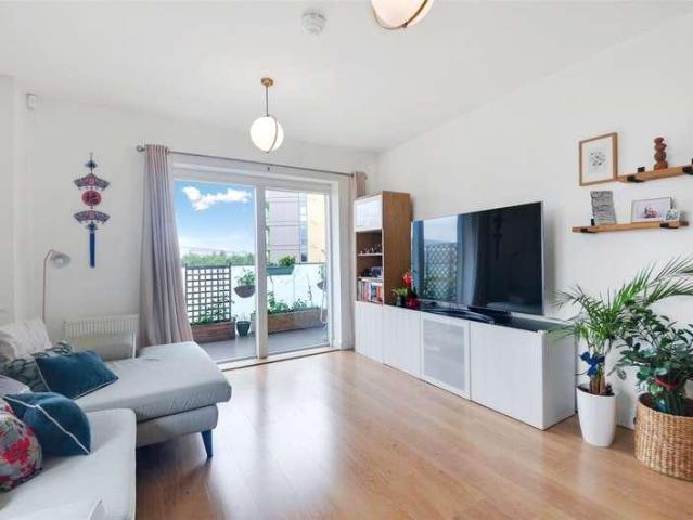 3 bed flat for sale