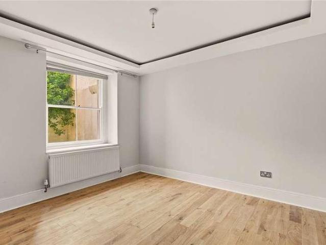 3 bed flat for sale