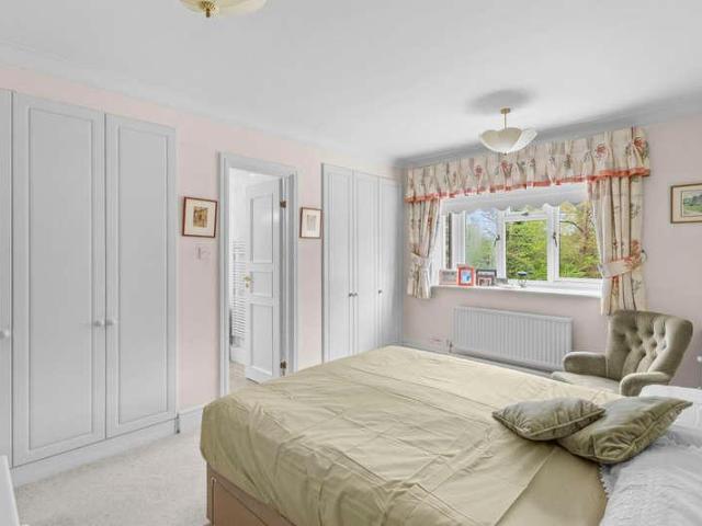 3 bed flat for sale