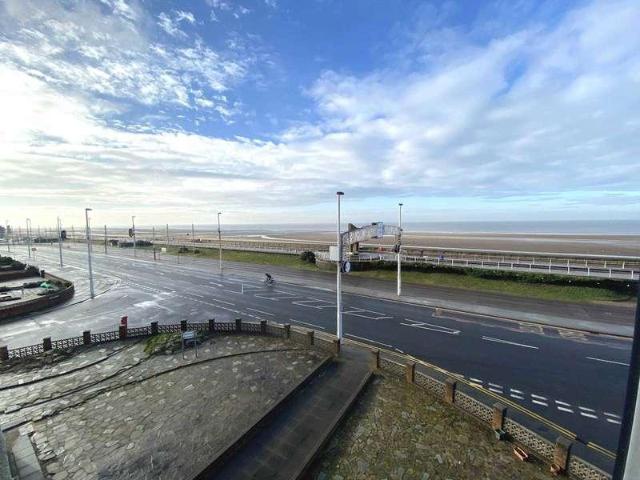 3 bed flat for sale