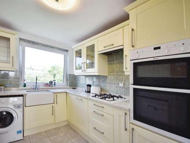 3 bed flat for sale
