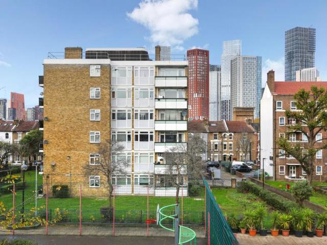 3 bed flat for sale