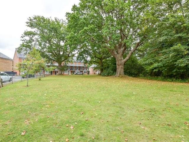 3 bed flat for sale
