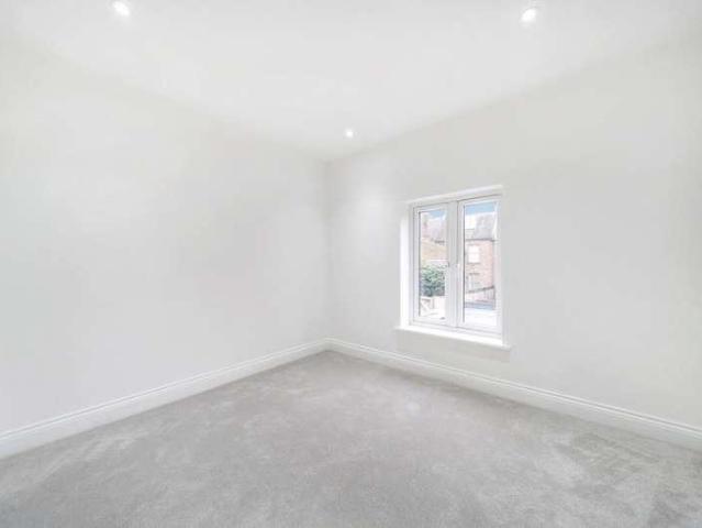 3 bed flat for sale