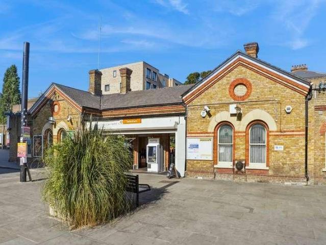 3 bed flat for sale