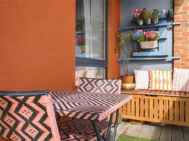 3 bed flat for sale