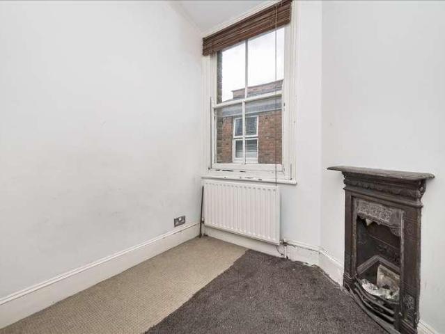 3 bed flat for sale