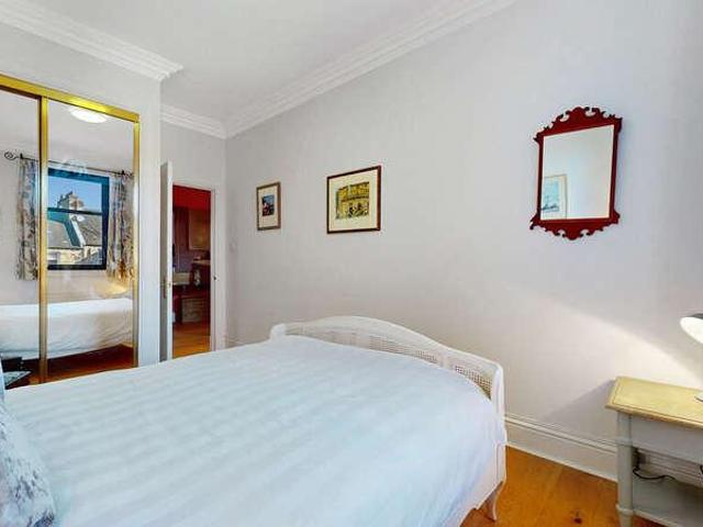 3 bed flat for sale