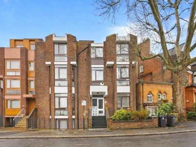 3 bed flat for sale