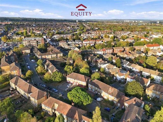 3 bed flat for sale