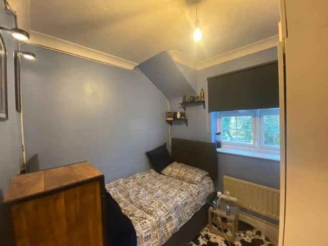 3 bed flat for sale