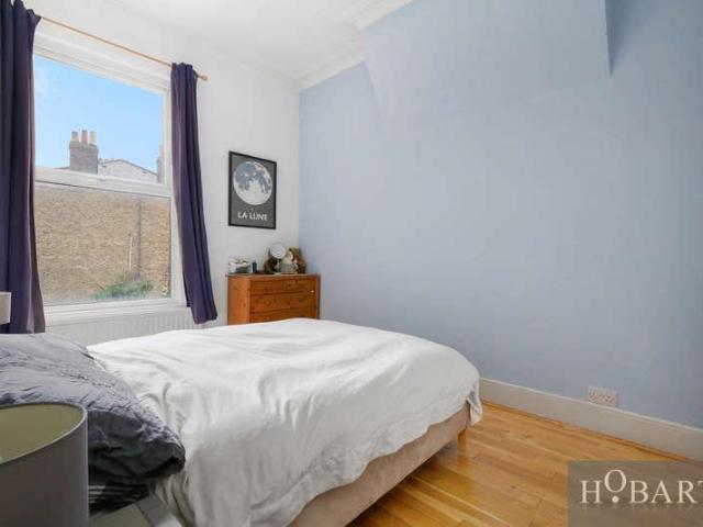 3 bed flat for sale