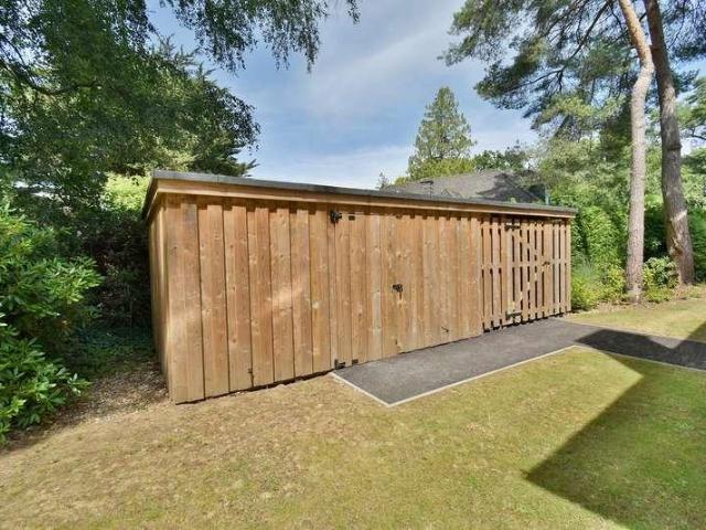 3 bed flat for sale