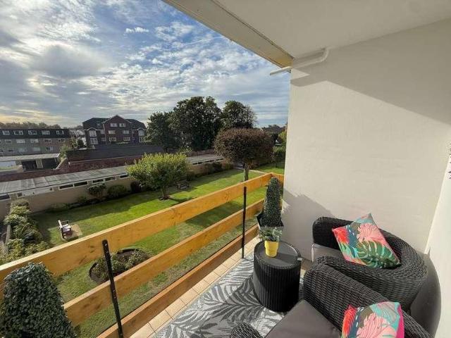 3 bed flat for sale