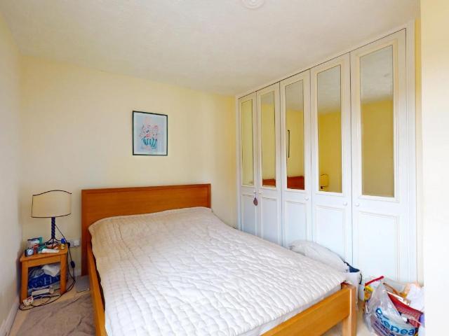 3 bed flat for sale