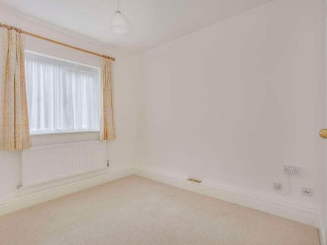 3 bed flat for sale