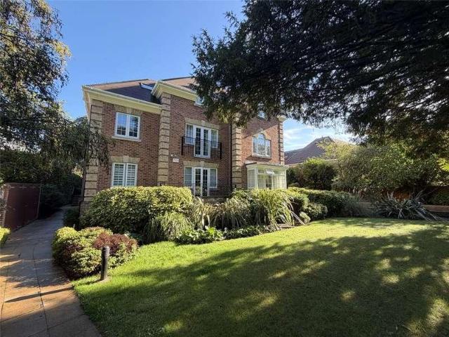 3 bed flat for sale