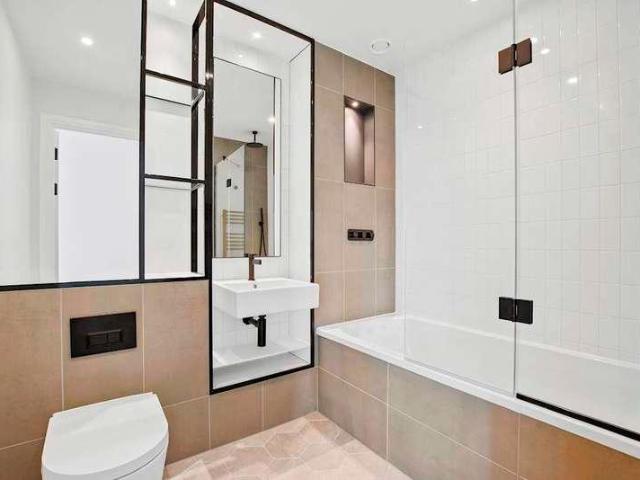 3 bed flat for sale