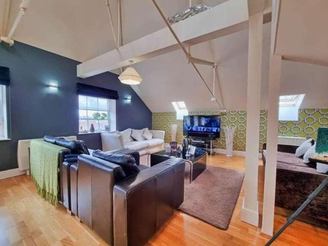 3 bed flat for sale