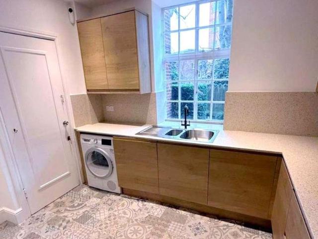 3 bed flat for sale