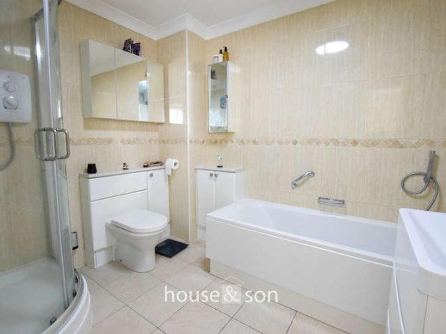 3 bed flat for sale