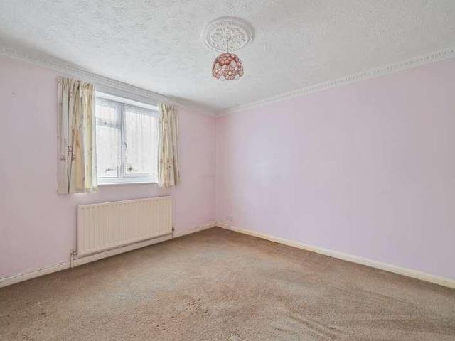3 bed flat for sale