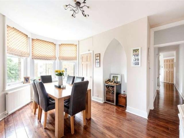 3 bed flat for sale