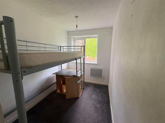 3 bed flat for sale