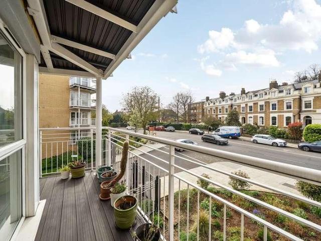 3 bed flat for sale