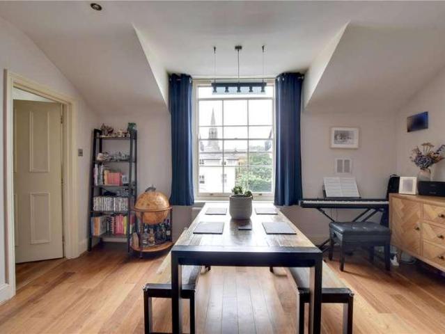 3 bed flat for sale
