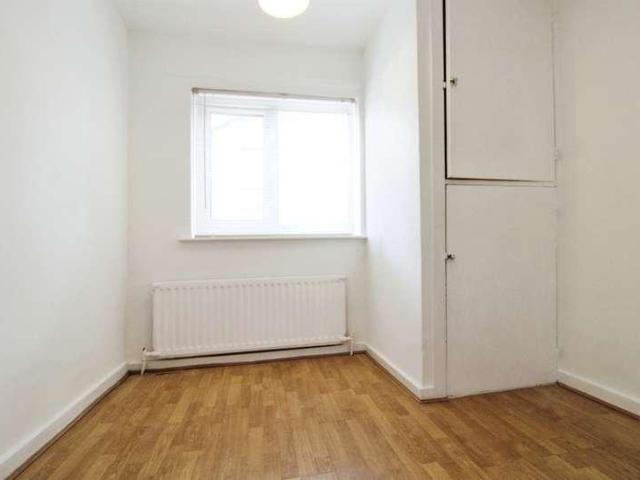 3 bed flat for sale