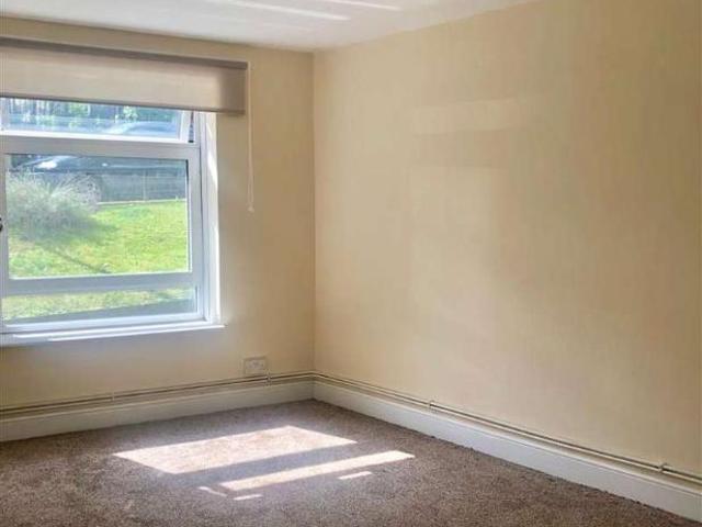 3 bed flat for sale