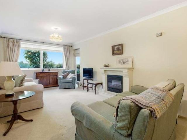 3 bed flat for sale