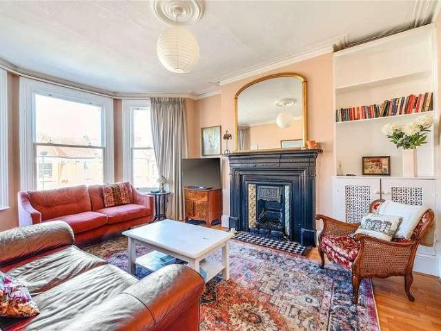3 bed flat for sale