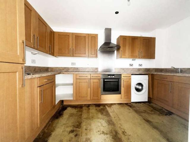 3 bed flat for sale
