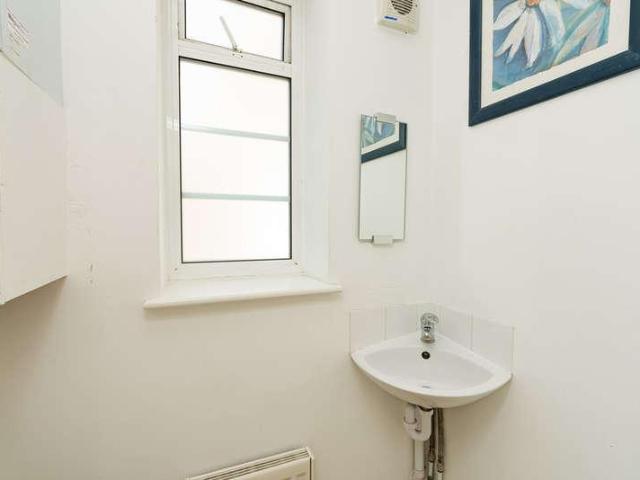 3 bed flat for sale