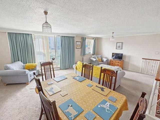 3 bed flat for sale
