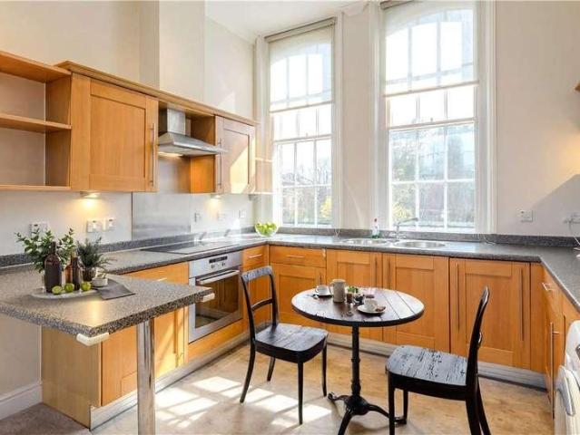 3 bed flat for sale
