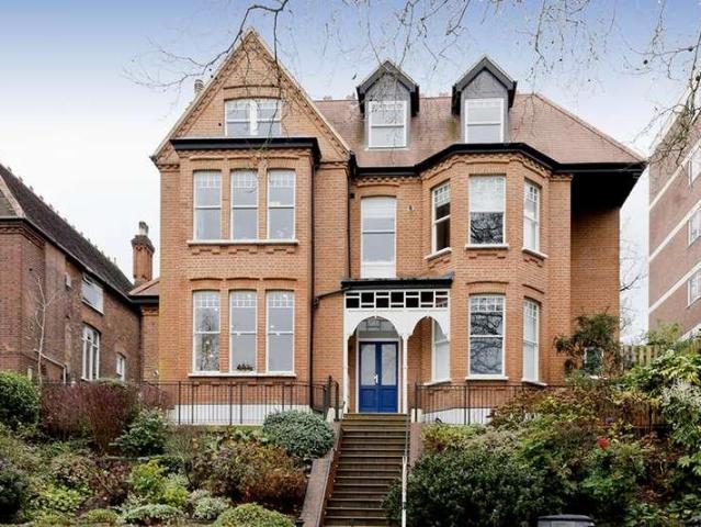 3 bed flat for sale