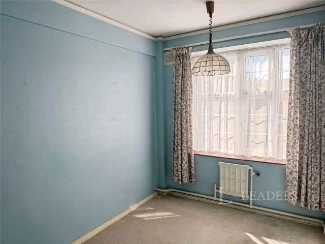 3 bed flat for sale