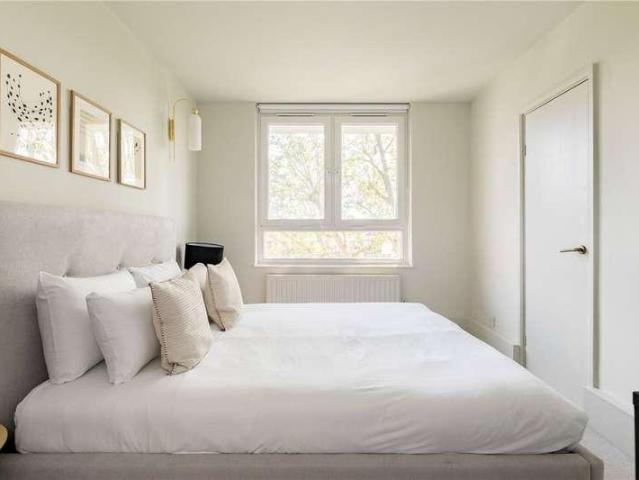 3 bed flat for sale