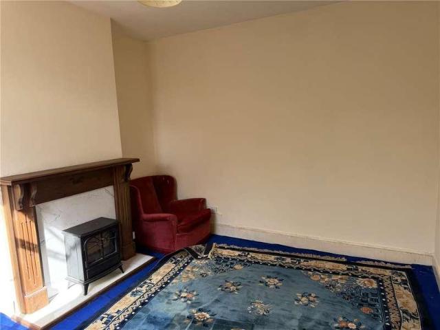 3 bed flat for sale