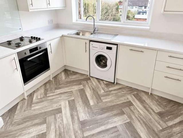 3 bed flat for sale